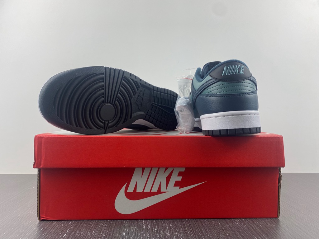 Nike Dunk Low Retro Armory Navy DR9705-300
